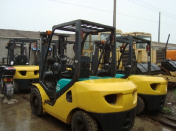 Used Komatsu FD30 Forklift