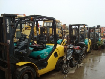 Used Komatsu FD30 Forklift