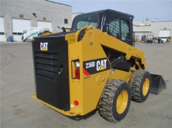 CAT 236D Skid Steer Loader