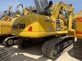 Komatsu PC220-8 Excavator