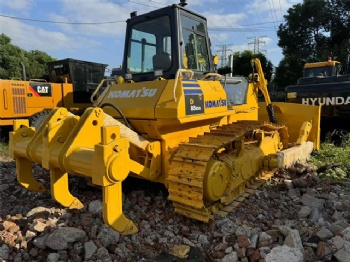 KOMATSU D85EX Bulldozer