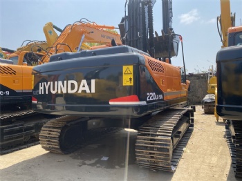 Hyundai 220LC-9S Excavator