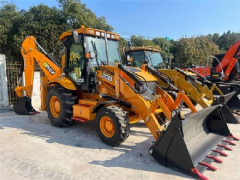 NEW JCB 3CX Backhoe