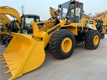 Komatsu WA380 wheel loader