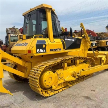 KOMATSU D65EX Bulldozer